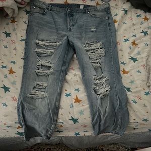 Never worn H&M low waisted boyfriend jeans